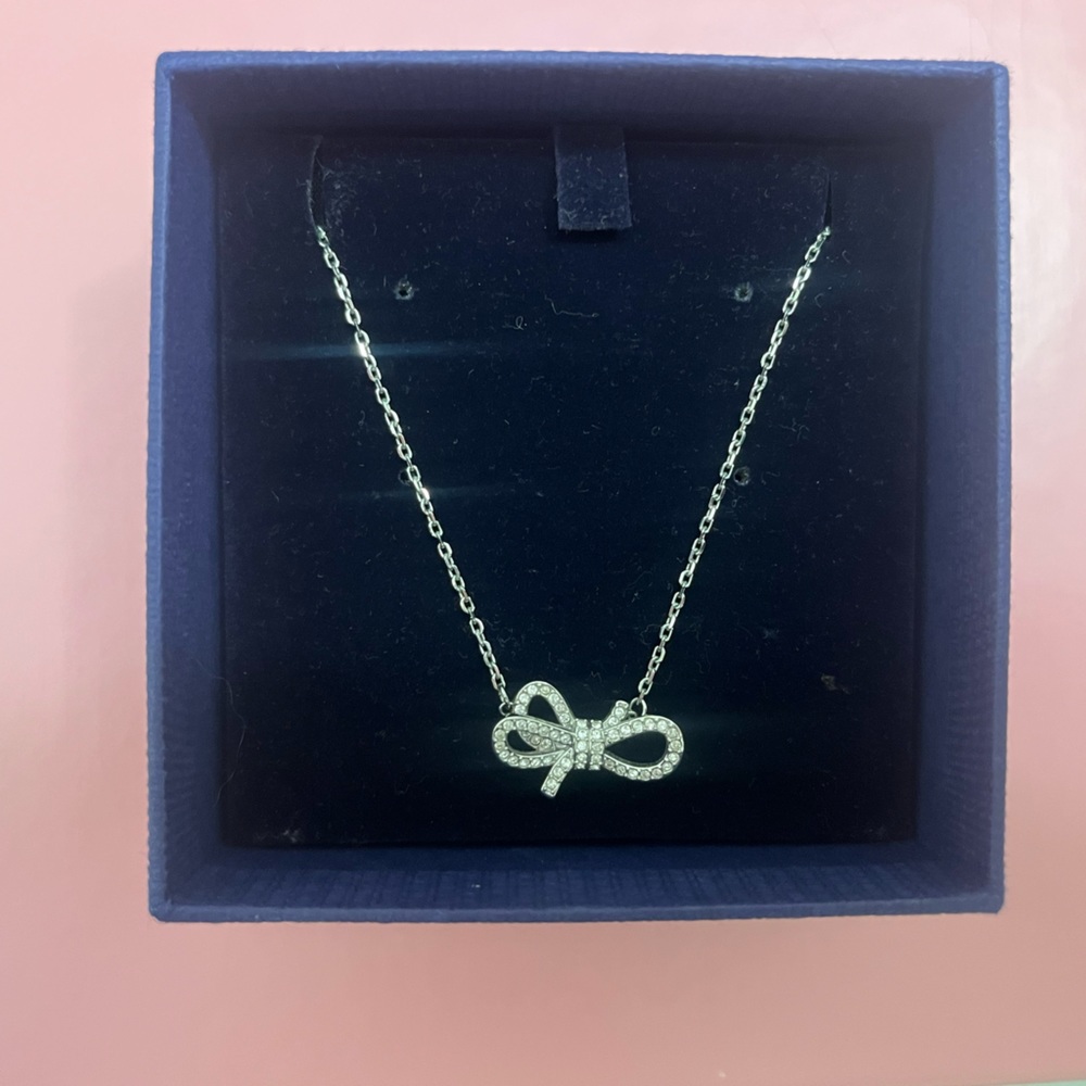 Swarovski bow necklace